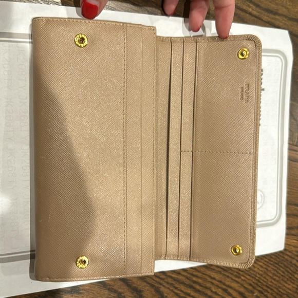 Authentic Prada tan Saffiano Leather bow wallet - Picture 2 of 10